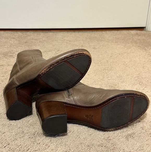 Frye Stella Zip Short bootie, Size 9/9.5 - Picture 4 of 5